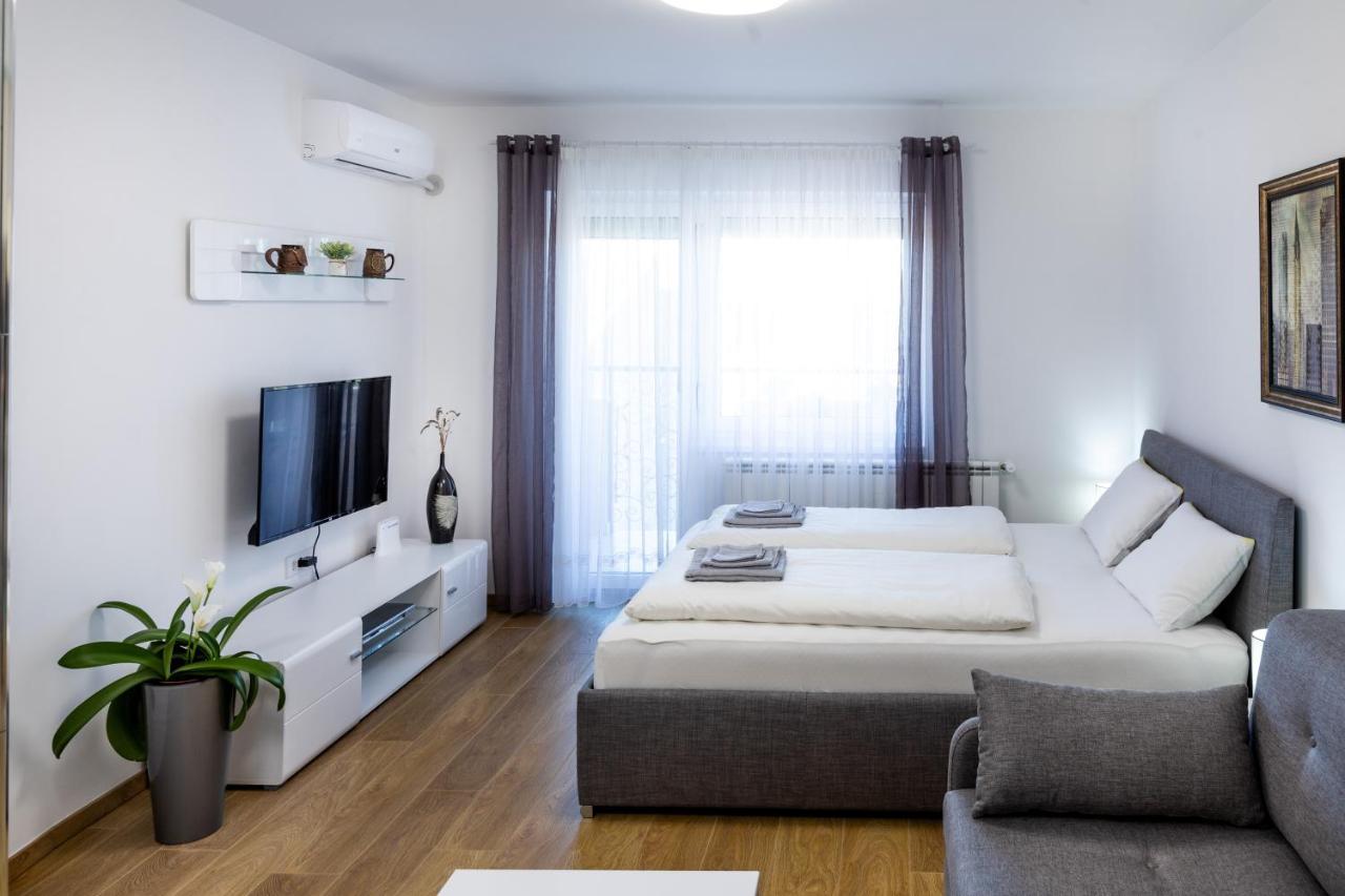 Mb Apartment Subotica Bagian luar foto