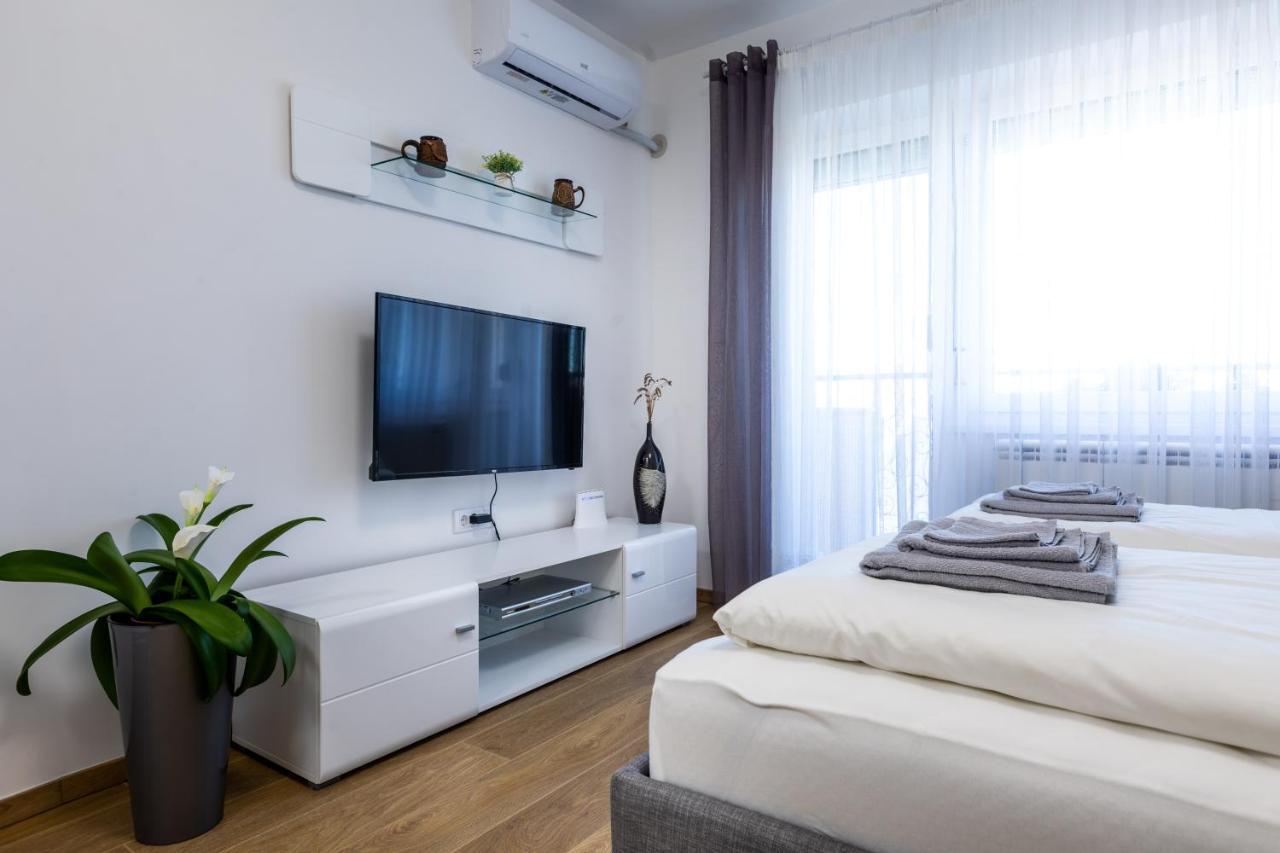 Mb Apartment Subotica Bagian luar foto