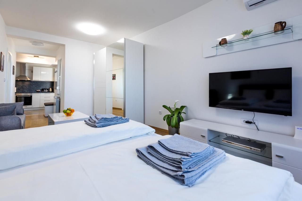 Mb Apartment Subotica Bagian luar foto