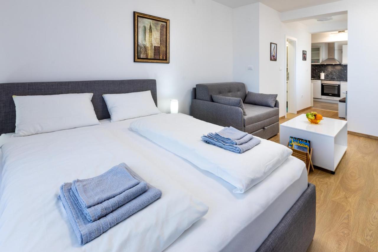 Mb Apartment Subotica Bagian luar foto
