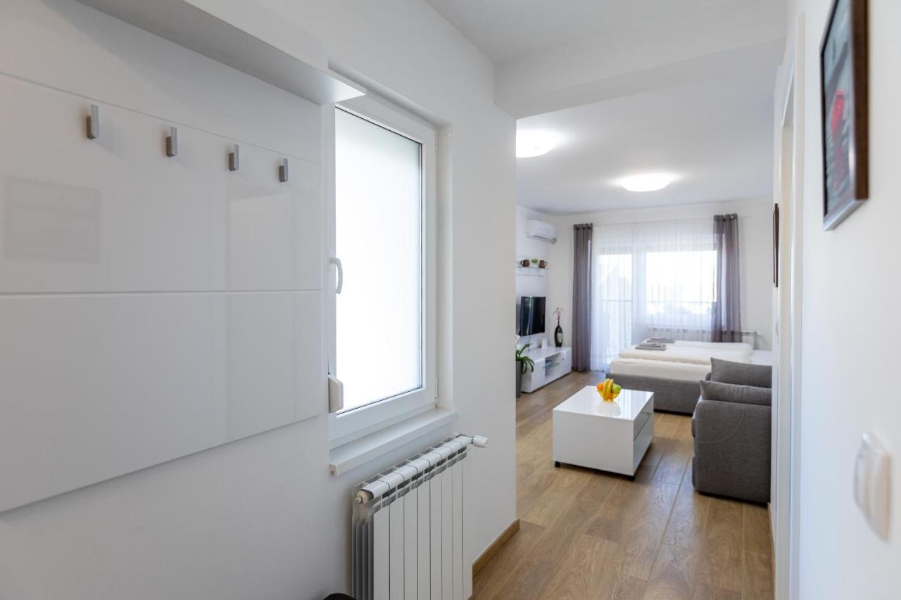 Mb Apartment Subotica Bagian luar foto